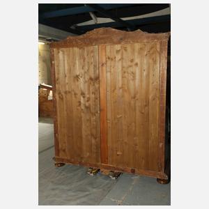 Großer Dielenschrank