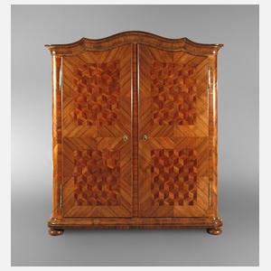 Großer Dielenschrank