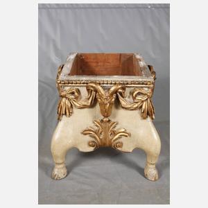 Spätbarockes Postament