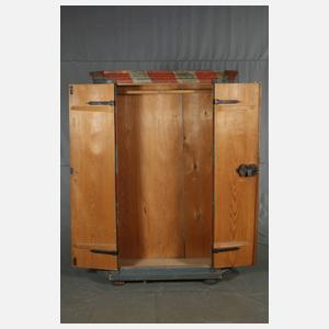 Tölzer Bauernschrank