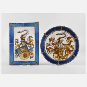 Zwei Bleiglasfenster