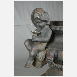 Große Amphore Eisenguss