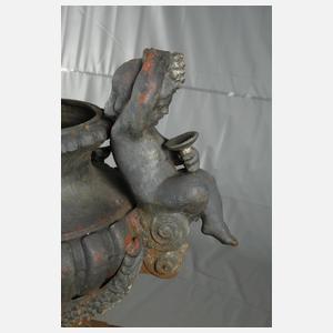 Große Amphore Eisenguss