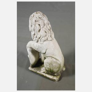 Gartenfigur Löwe mit Wappenschild