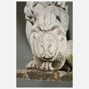 Gartenfigur Löwe mit Wappenschild