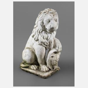 Gartenfigur Löwe mit Wappenschild