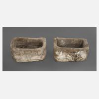 Paar große Sandsteintröge111