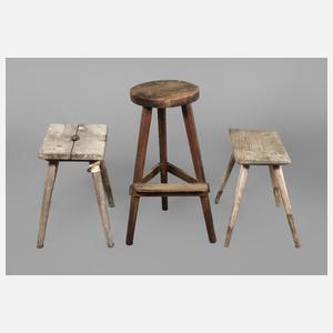 Drei bäuerliche Hocker