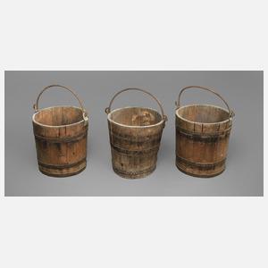 Drei Holzeimer