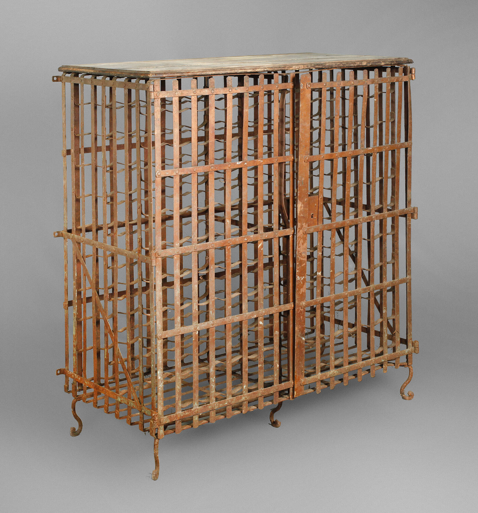 Außergewöhnlicher Weinkäfig