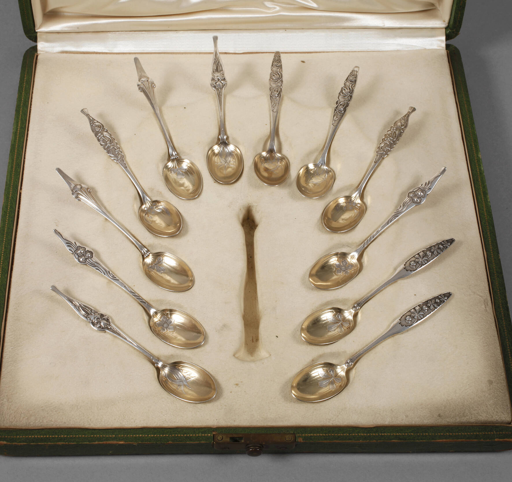 Silber zwölf Dessertlöffel