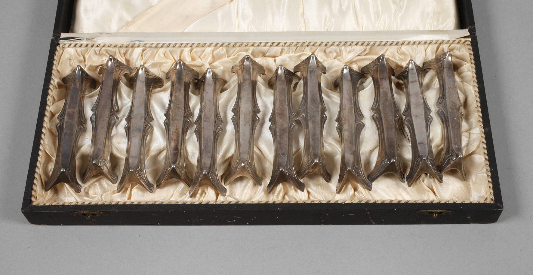 WMF Geislingen zwölf Messerbänkchen Efeudekor