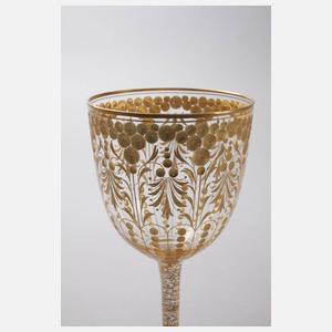 Trinkglas mit opulentem Golddekor