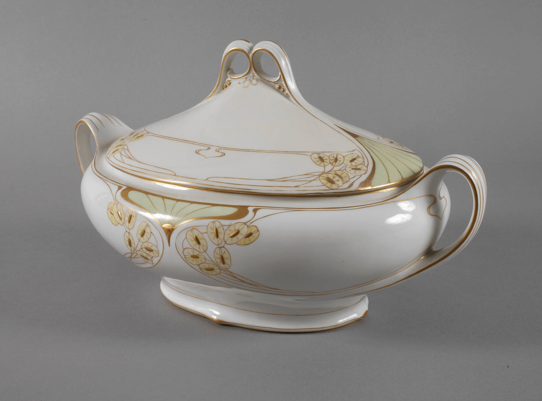 KPM Berlin seltene Deckelterrine