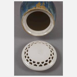 Schwarzburger Werkstätten "Vase mit durchbrochenem Deckel"