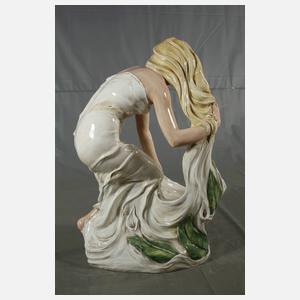 Übergroße figürliche Jardiniere