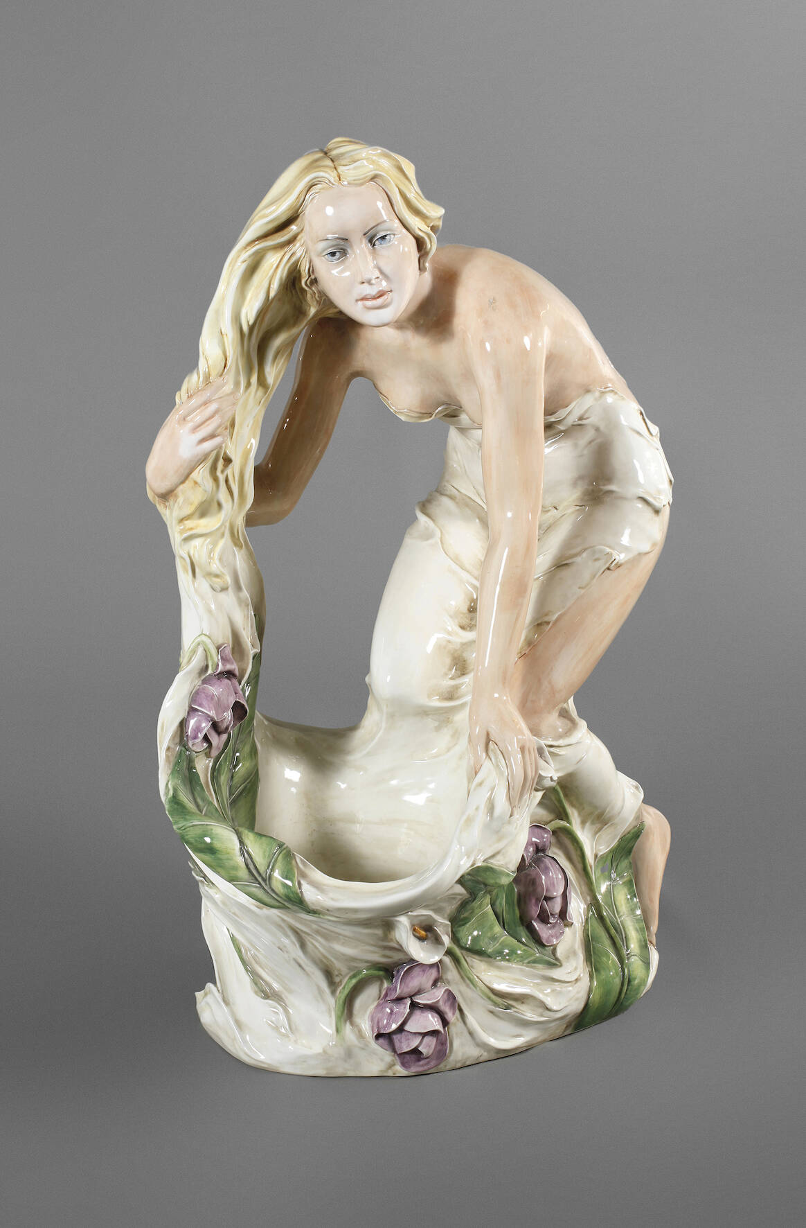 Übergroße figürliche Jardiniere