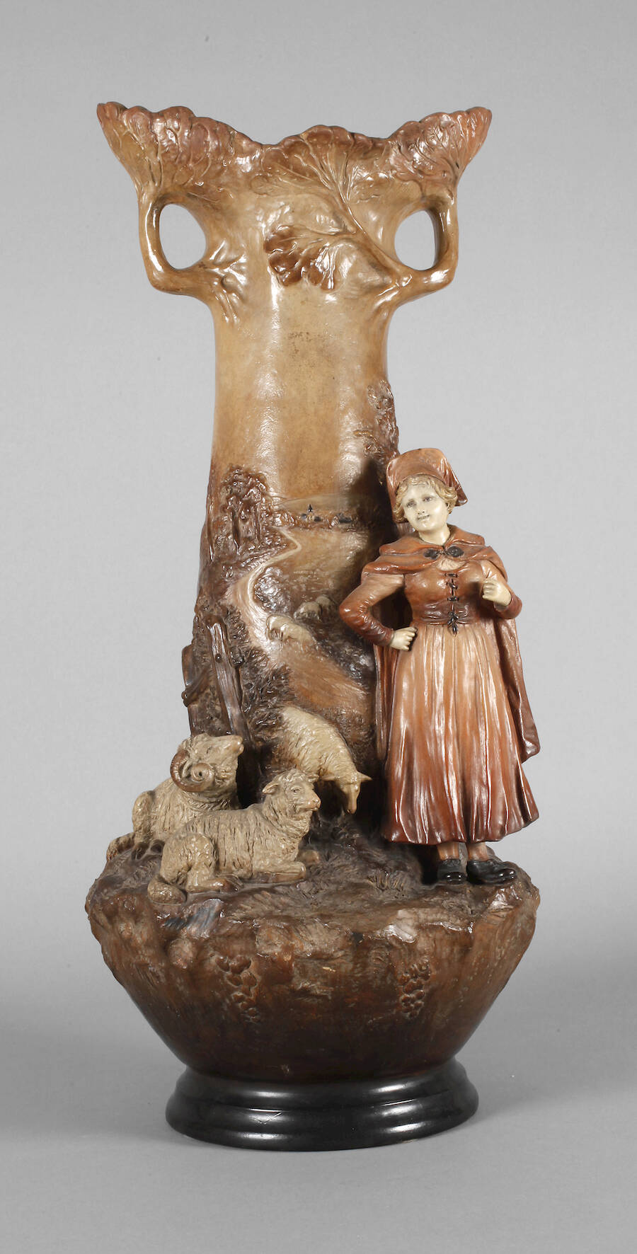 Johann Maresch übergroße Vase mit Schäferin