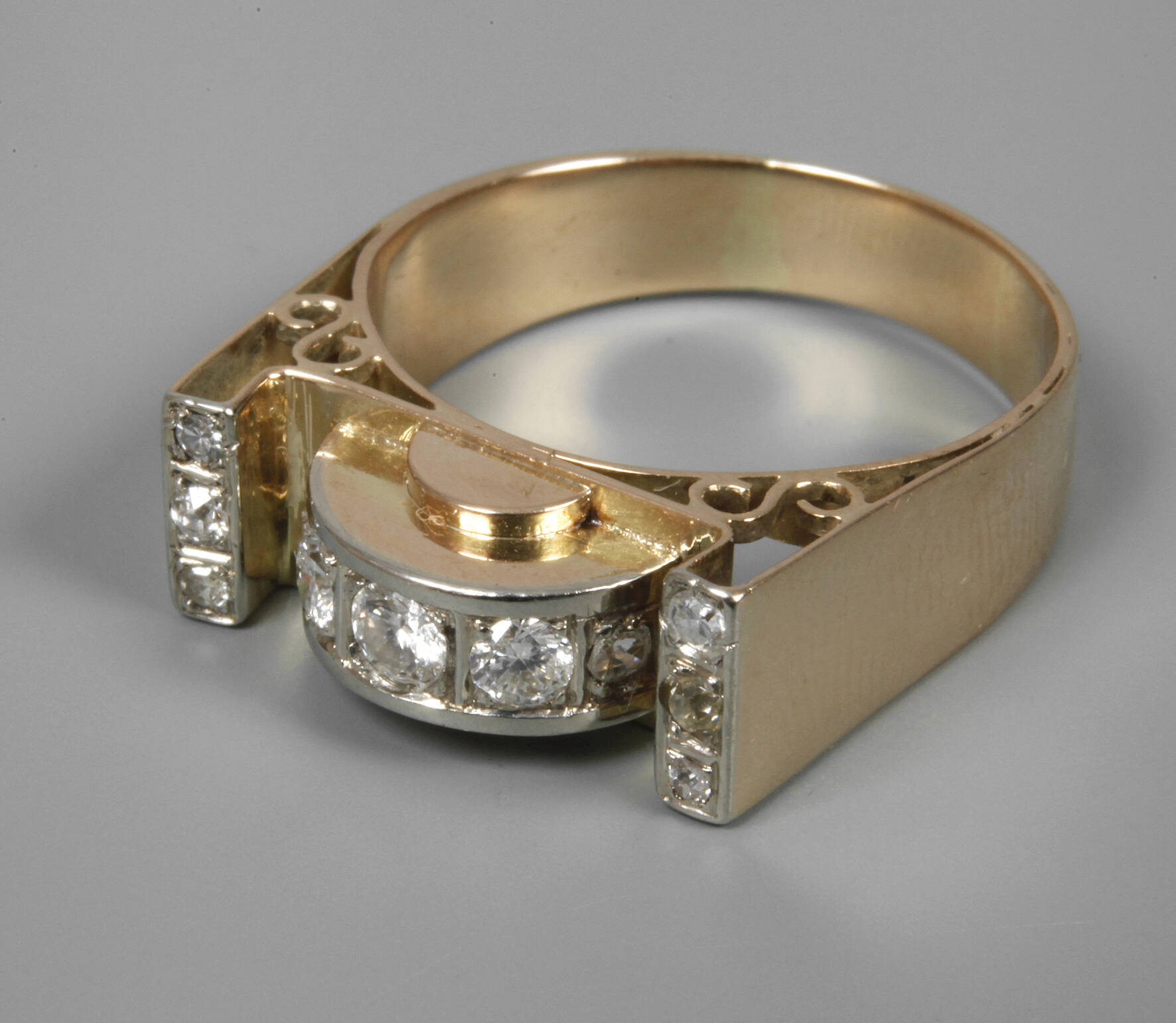 Art déco-Ring mit Brillanten