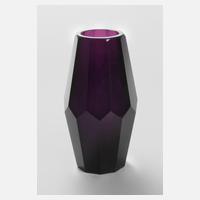 Kleine facettgeschliffene Vase111