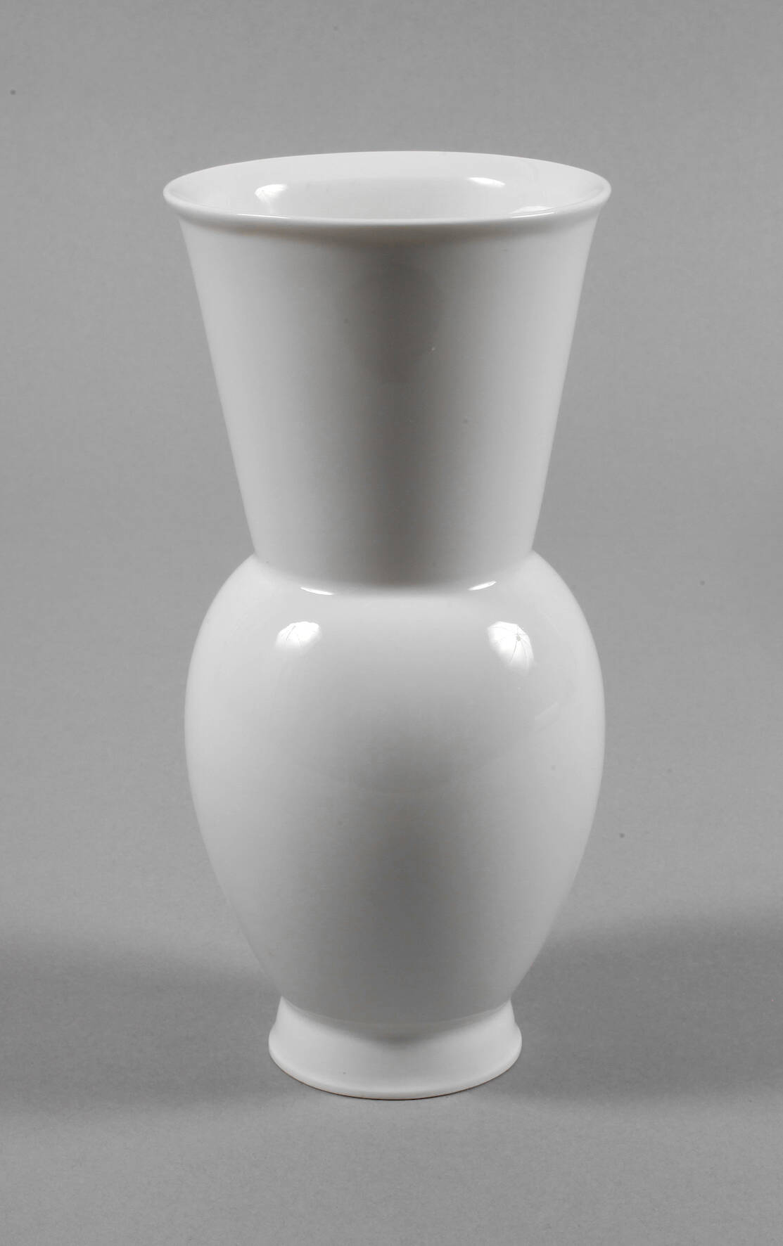 KPM Berlin/Burg Giebichenstein Vase "Hallesche Form"