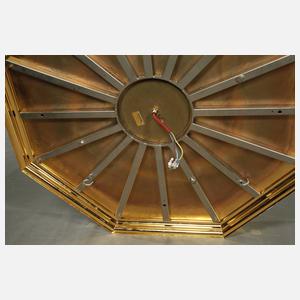 Übergroße Deckenlampe