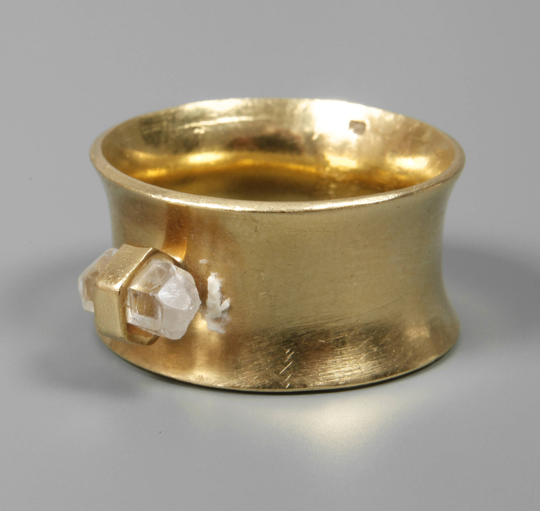 Designring mit Bergkristall