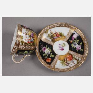 Dresden drei Miniaturtassen mit Figurenmalerei