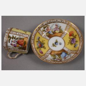 Dresden drei Miniaturtassen mit Figurenmalerei