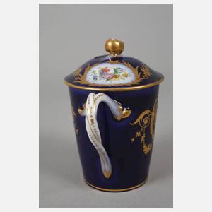 Frankreich Deckeltasse mit Watteauszene