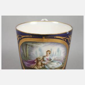 Frankreich Deckeltasse mit Watteauszene