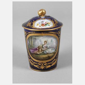 Frankreich Deckeltasse mit Watteauszene