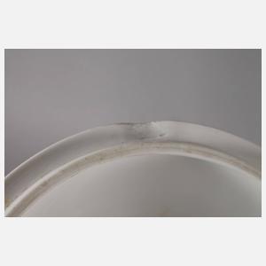 Meissen Deckelterrine aus dem "Flügelmuster"-Service