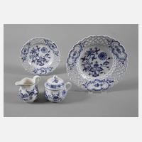 Meissen Konvolut Geschirr "Zwiebelmuster"111