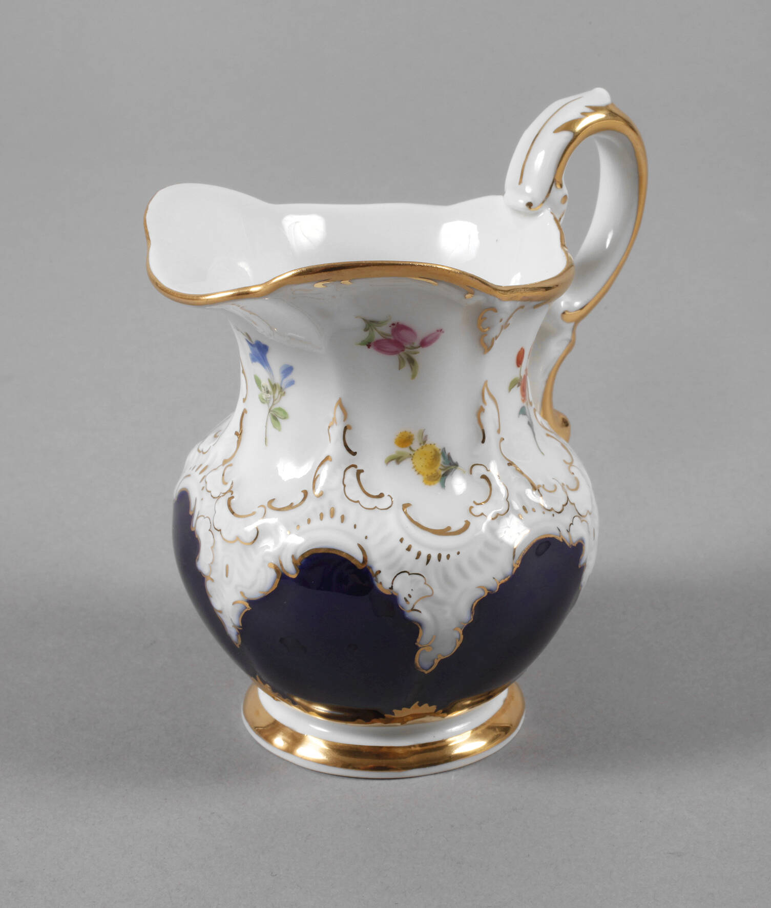 Meissen Sahnekännchen "B-Form"