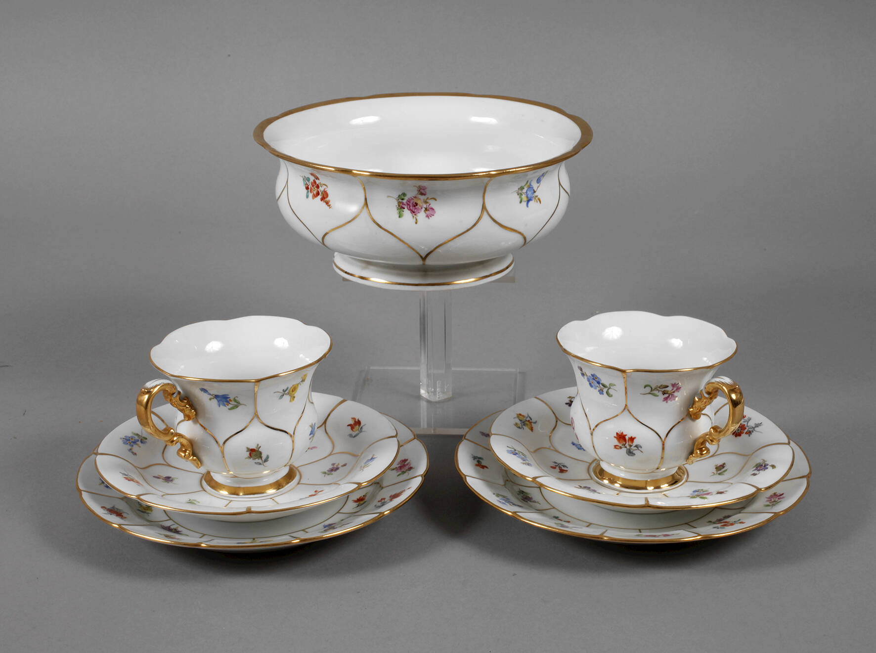 Meissen zwei Gedecke und Schale "B-Form"