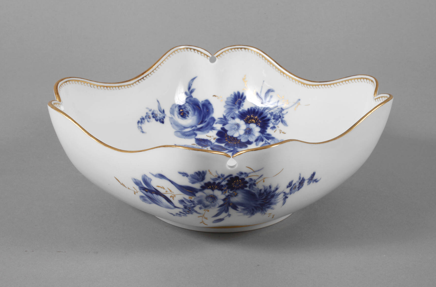 Meissen Schale "Blaue Blume mit Goldgräsern"