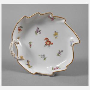 Meissen Blattschale mit Streublümchendekor