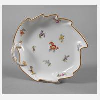 Meissen Blattschale mit Streublümchendekor111