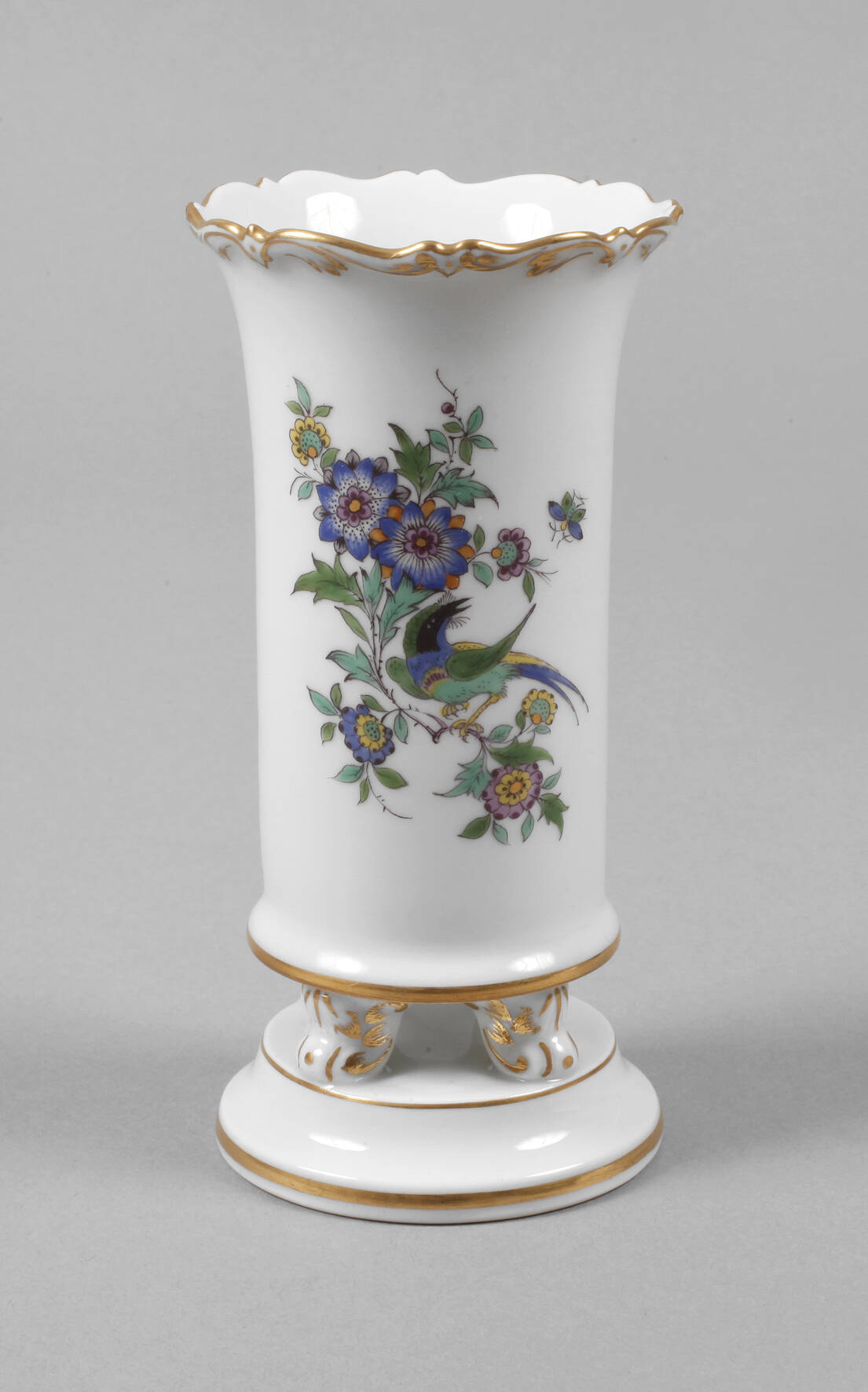 Meissen Fußvase "Indische Blumenmalerei mit Vogel"