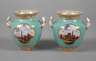 Paar kleine Vasen mit Kauffahrteiszenen