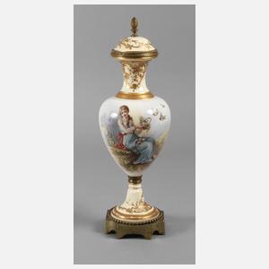 Frankreich Prunkvase mit Messingmontur