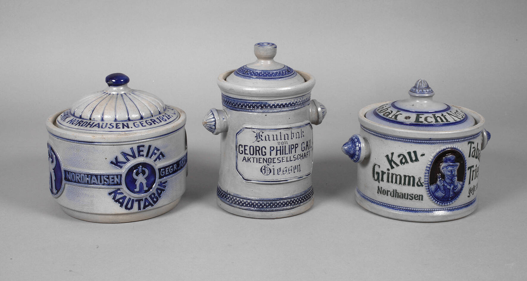 Drei Westerwälder Kautabaktöpfe