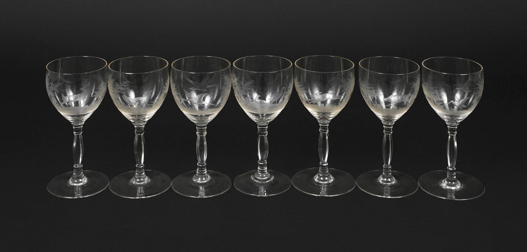 Sieben jagdliche Likörgläser