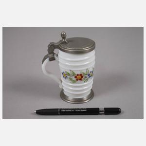 Kleiner Milchglaskrug