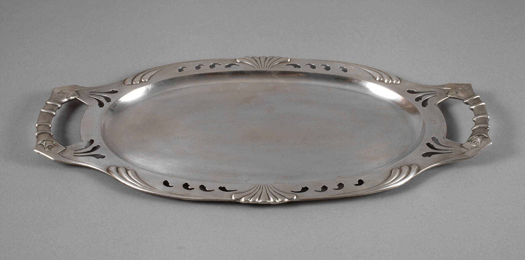 Großes Silbertablett