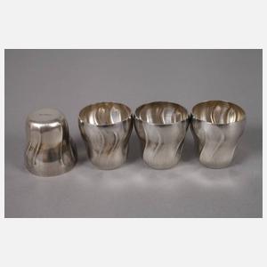 Vase und vier Becher Silber