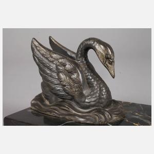 Paar Buchstützen als Schwäne