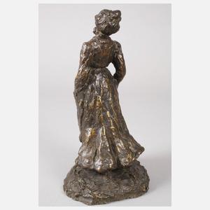 Marque, Frau im langen Kleid