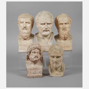 Büsten fünf antiker Persönlichkeiten